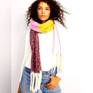 NWT Scarf for Women - Old Navy